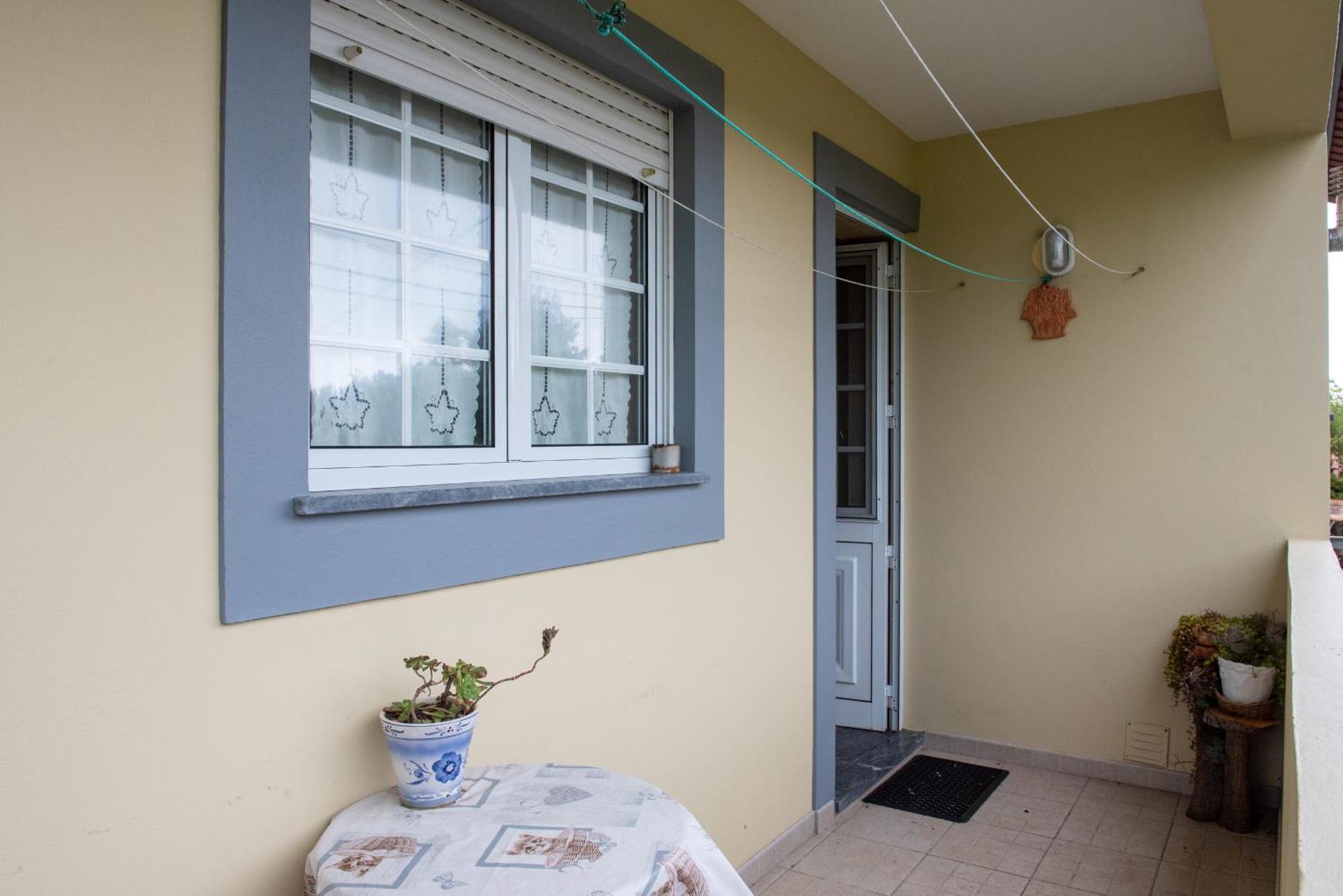 Casa Espaçosa perto de Angra Angra do Heroísmo Exterior foto